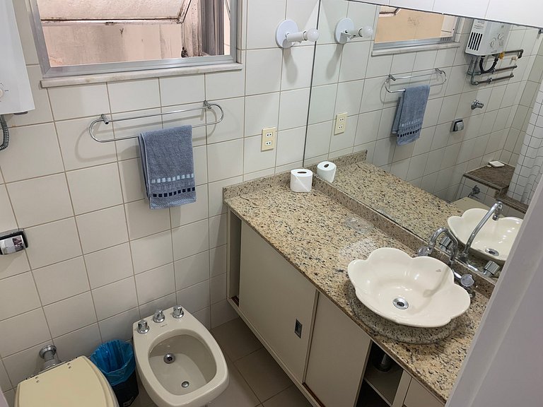 Copanema: 3 quartos c/ garagem em frente ao metrô.