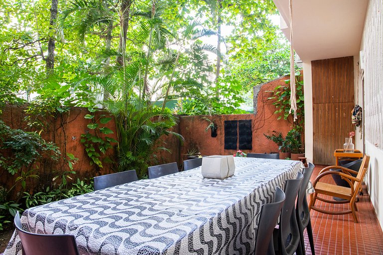 Quintal Ipanema: apto c/ pátio privado no Arpoador