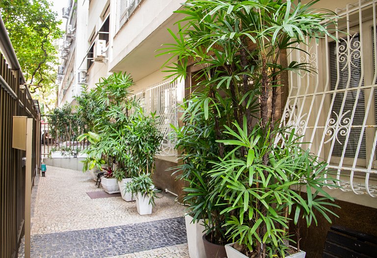 Quintal Ipanema: apto c/ pátio privado no Arpoador