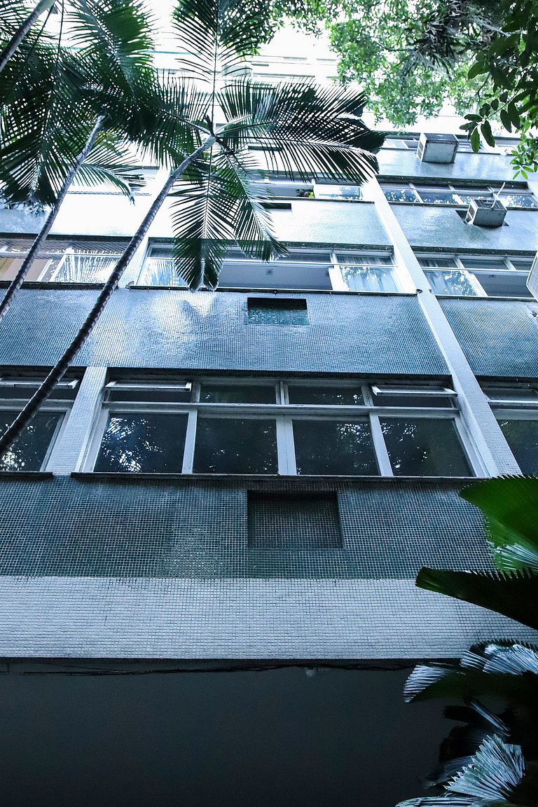 Santa Clara Clareô: espaçoso 3 qts em Copacabana