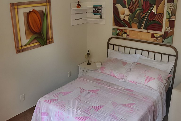 Varanda do Conde: quarto, sala e metrô na porta.