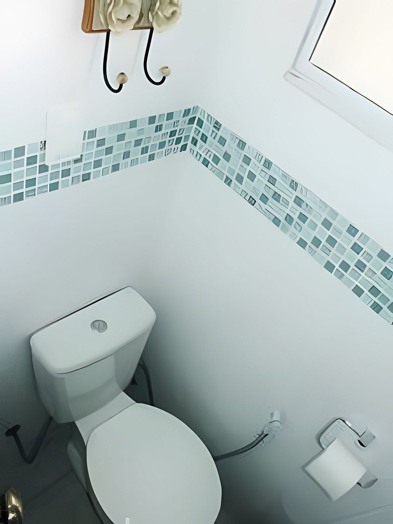 Varanda do Conde: quarto, sala e metrô na porta.