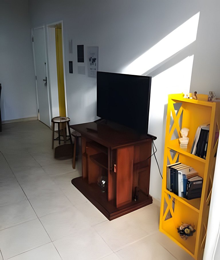 Vila Tijuca: 2 qts (1 suíte) c/ vaga na garagem