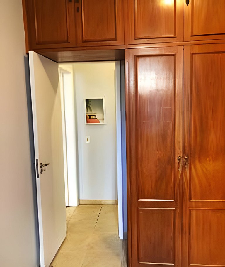 Vila Tijuca: 2 qts (1 suíte) c/ vaga na garagem