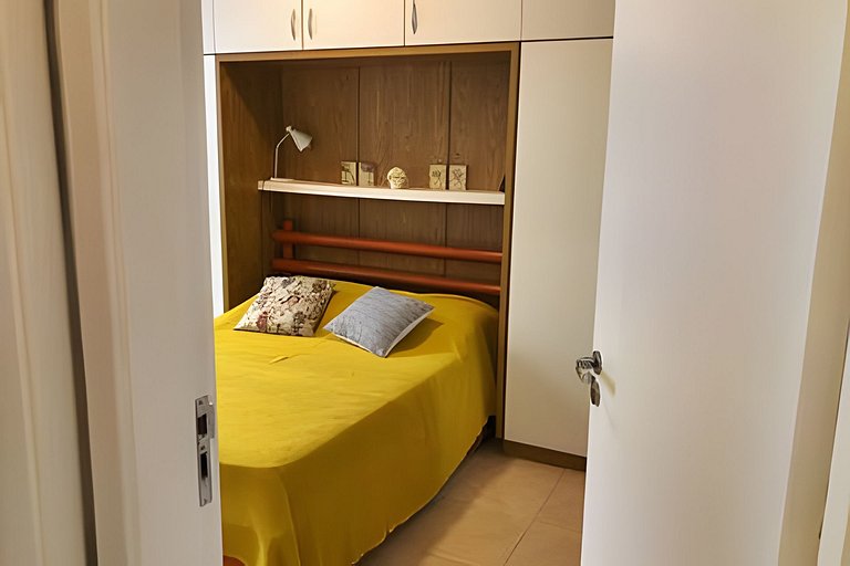 Vila Tijuca: 2 qts (1 suíte) c/ vaga na garagem