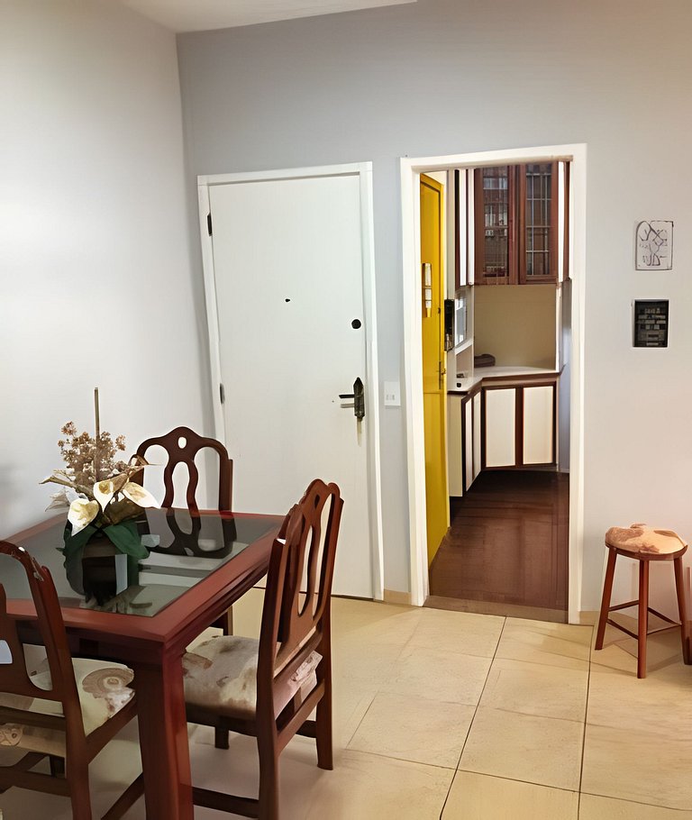 Vila Tijuca: 2 qts (1 suíte) c/ vaga na garagem