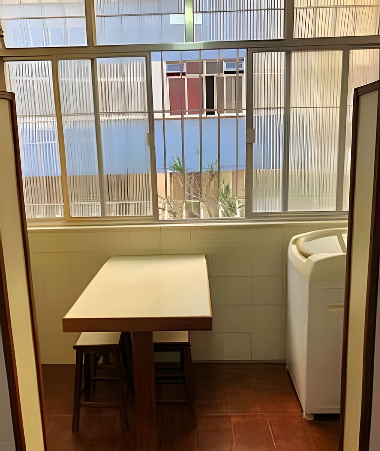 Vila Tijuca: 2 qts (1 suíte) c/ vaga na garagem