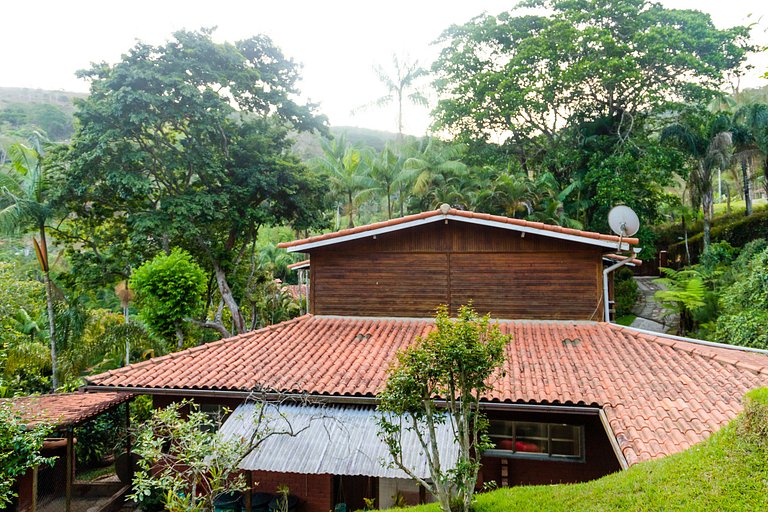 Refúgio em Araras: natureza, conforto e piscina!