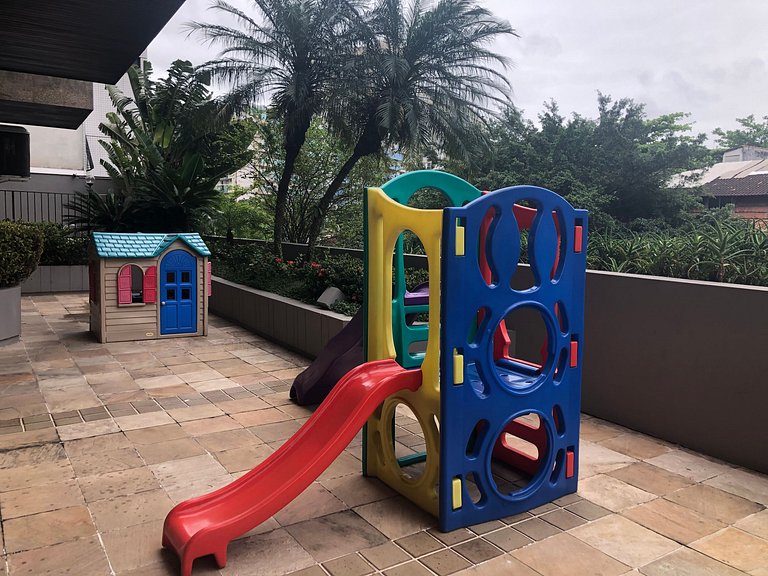 Aconchego Leblon: praia, piscina, garagem e metrô!