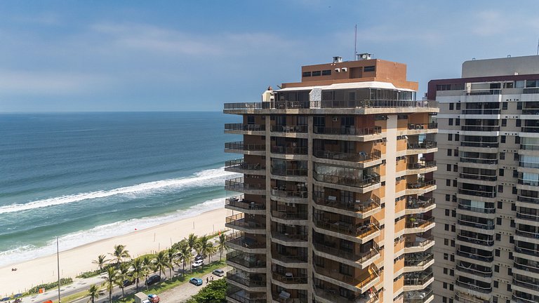 Barra Breeze: Estilo, Conforto e Vista Soberba!