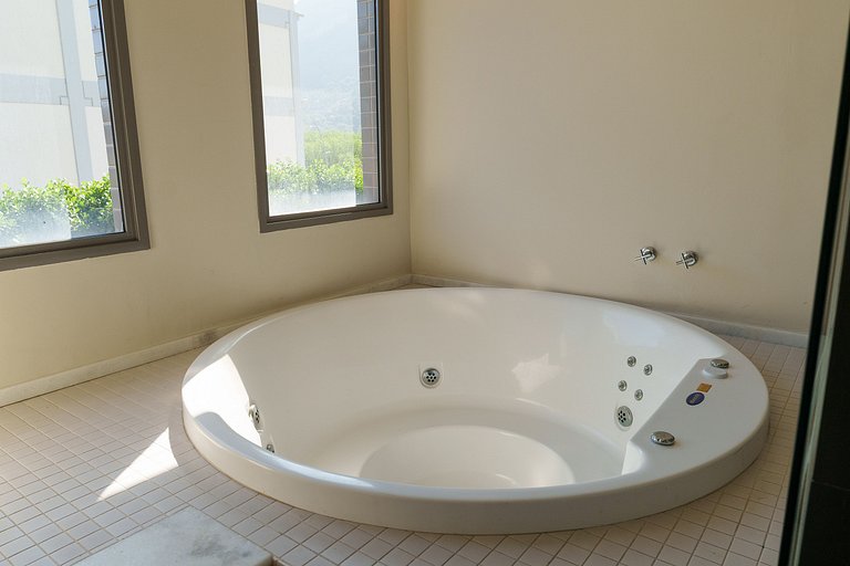 Ilha Pura Living: Quarto, Sala, Varanda e Lazer!