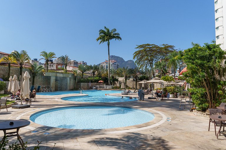 Wyndham Rio Barra: 2 Suítes, Varandas e Vista Mar!